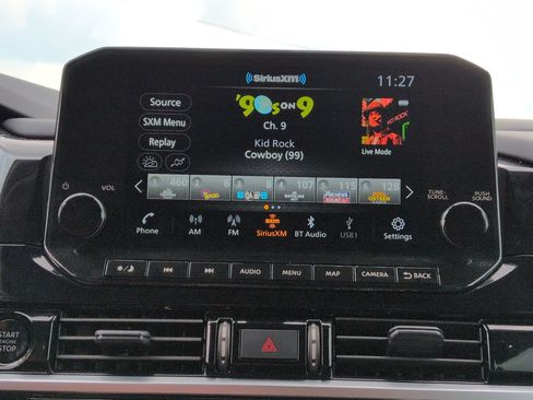 Used 2025 Nissan Pathfinder SL AWD/4WD image 23
