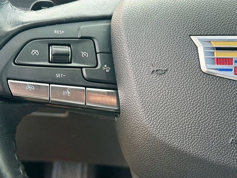 Used 2024 Cadillac XT4 Premium Luxury FWD image 11
