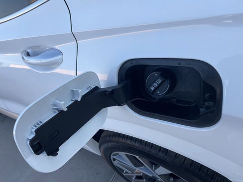 Used 2023 Hyundai Santa Fe Calligraphy image 50