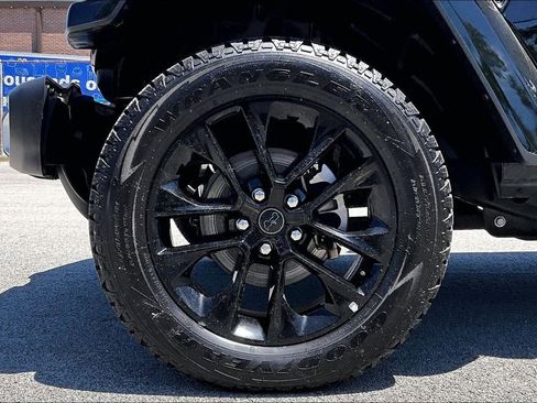Used 2024 Jeep Wrangler Unlimited Sahara AWD/4WD image 9