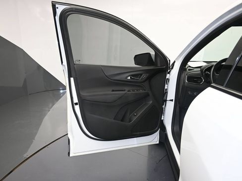 Used 2022 Chevrolet Equinox RS w/ Infotainment Package FWD image 10
