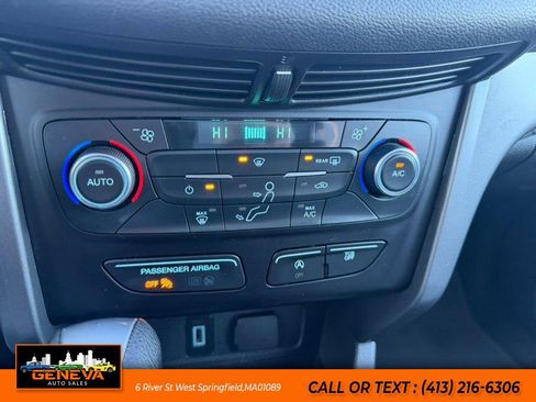 Used 2017 Ford Escape SE w/ Equipment Group 201A image 17