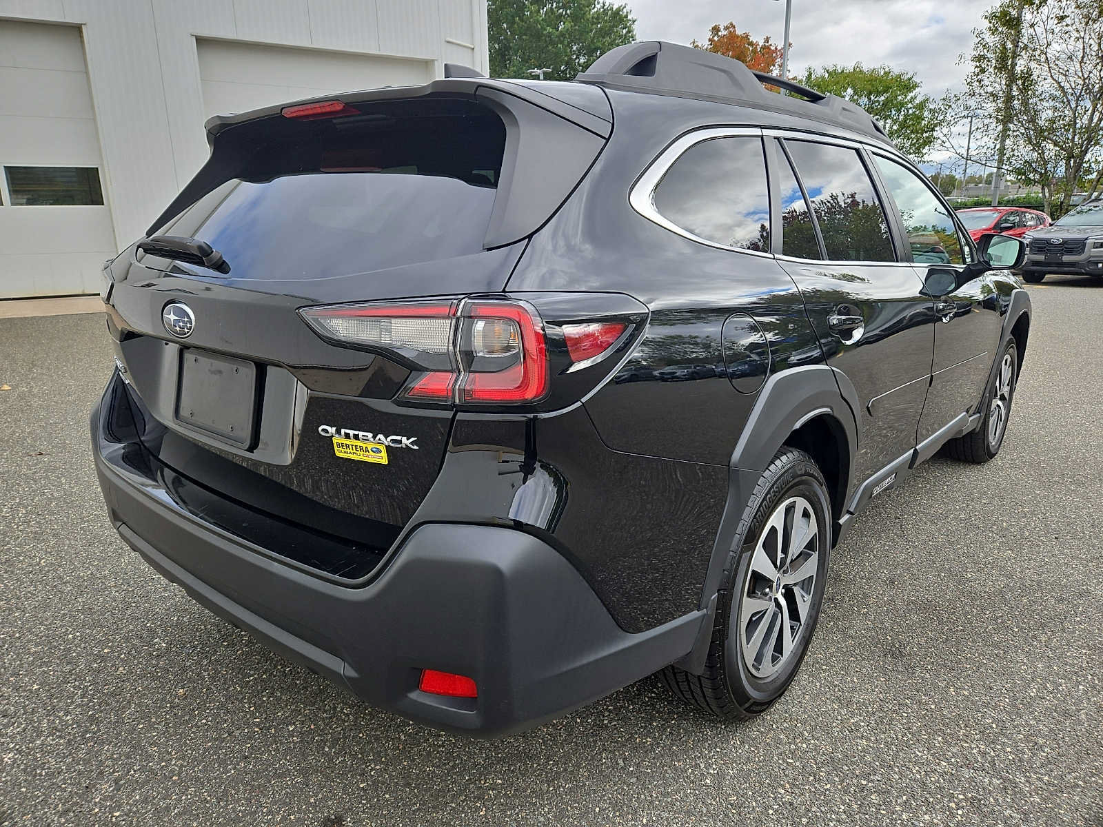 Used 2023 Subaru Outback Premium AWD/4WD image 6