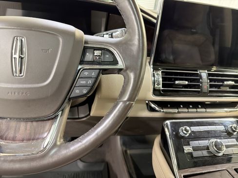 Used 2022 Lincoln Navigator Reserve image 15