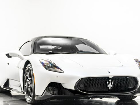 Used 2022 Maserati MC20 Coupe RWD image 3