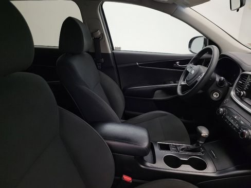 Used 2019 Kia Sorento L FWD image 21