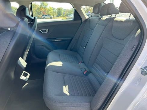 Used 2025 Kia K4 EX image 16