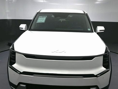 Used 2024 Kia EV9 Light Long Range image 7