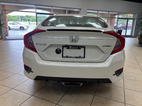 Used 2019 Honda Civic Sport image 4