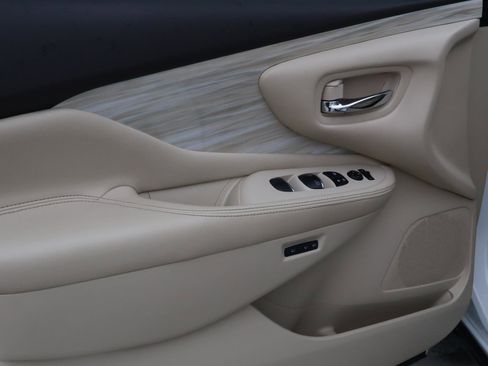 Used 2016 Nissan Murano Platinum w/ Platinum Technology Package image 16