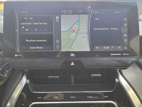 Used 2021 Toyota Venza Limited image 24