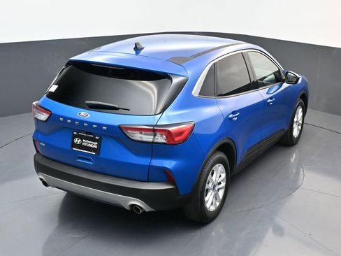 Used 2021 Ford Escape SE image 18