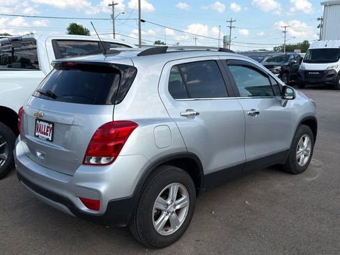 Used 2020 Chevrolet Trax LT w/ LT Convenience Package AWD/4WD image 5