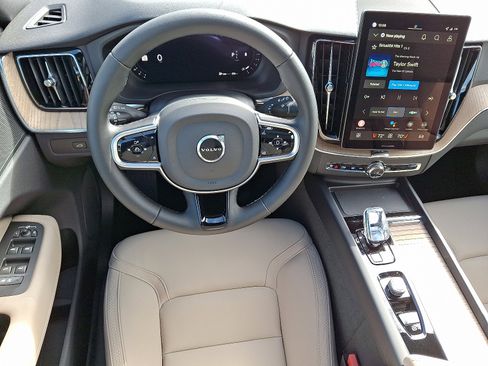 New 2026 Volvo XC60 B5 Plus w/ Protection Package Premier AWD/4WD image 7