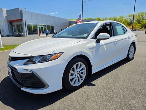 Used 2024 Toyota Camry LE FWD image 3