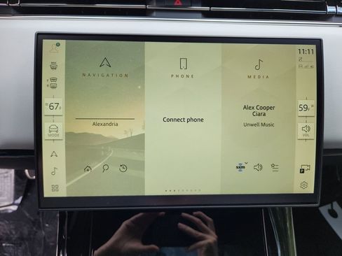 New 2025 Land Rover Range Rover Sport SE image 17