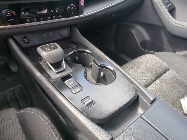 Used 2026 Nissan Rogue SV FWD image 17