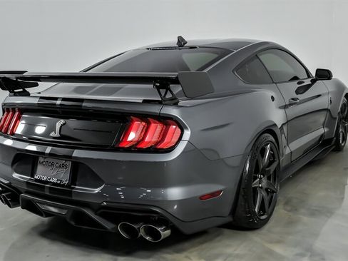 Used 2021 Ford Mustang Shelby GT500 w/ Carbon Fiber Track Pack RWD image 11