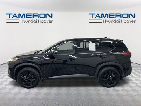 Used 2023 Nissan Rogue SV w/ SV Premium B Package image 2