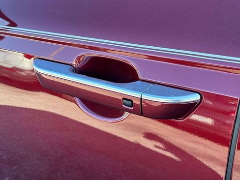 Certified 2024 Kia Carnival LX image 5