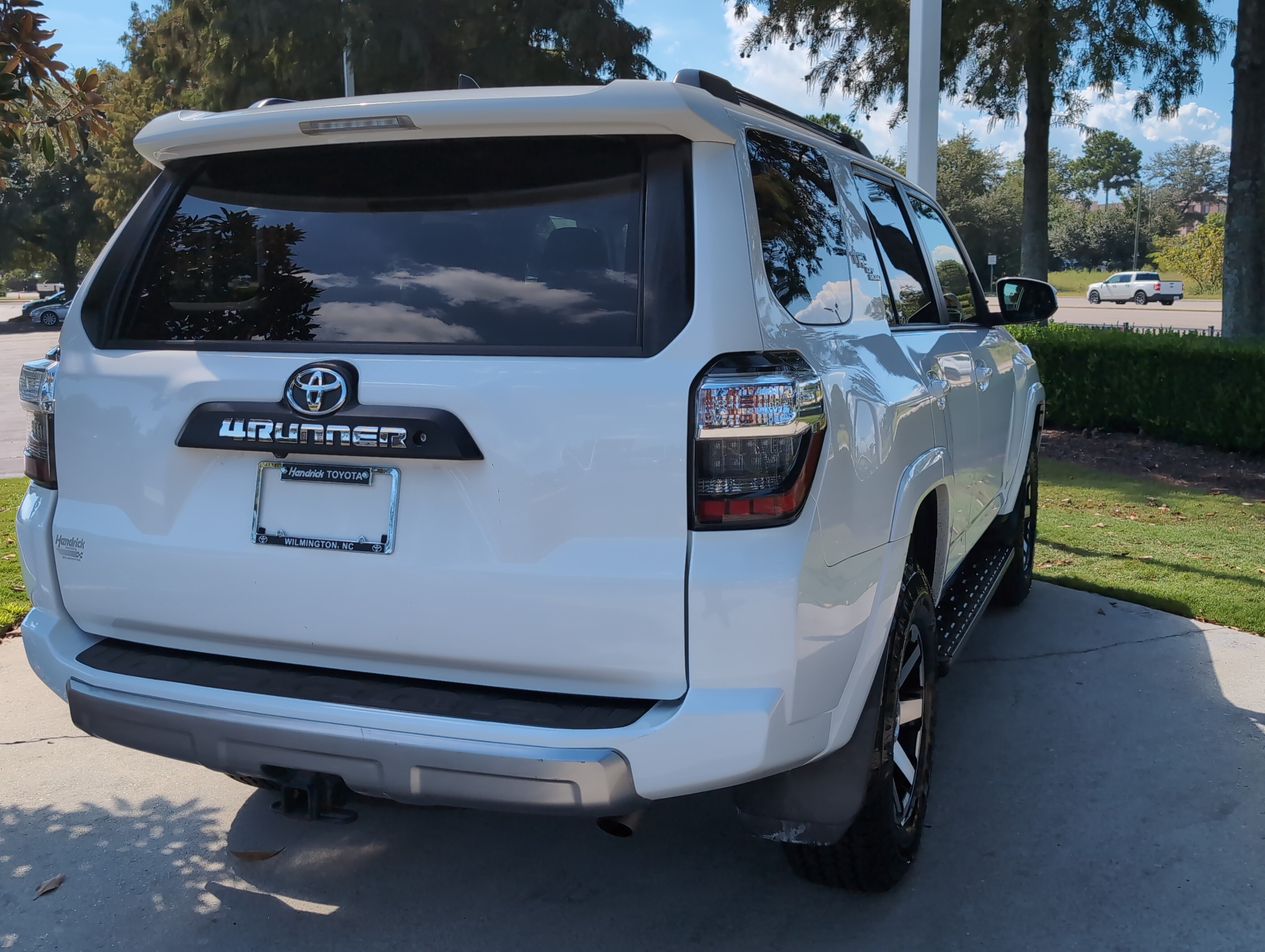 Used 2020 Toyota 4Runner TRD Off-Road AWD/4WD image 10