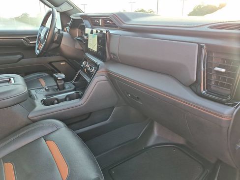 Used 2022 GMC Sierra 1500 AT4 w/ AT4 Premium Package AWD/4WD image 32