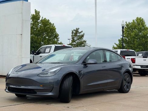 Used 2023 Tesla Model 3 Standard Range RWD image 7