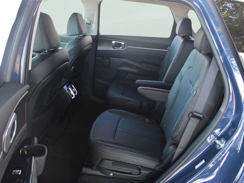 Used 2025 Kia Sorento SX FWD image 8