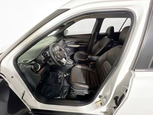 Used 2019 Nissan Kicks SR w/ SR Premium Package image 15