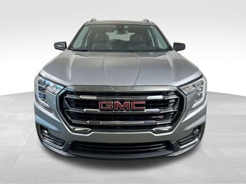 Used 2023 GMC Terrain AT4 image 9