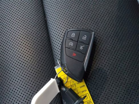 Used 2022 Buick Envision Essence w/ Sport Touring Package image 25