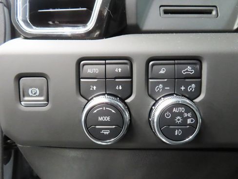 Used 2025 GMC Sierra 1500 Denali AWD/4WD image 46