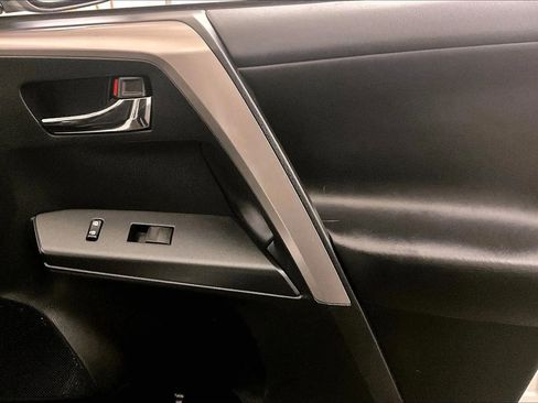 Used 2018 Toyota RAV4 XLE w/ Convenience Package image 24