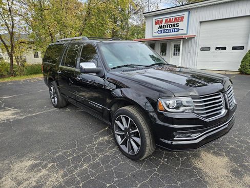 Used 2017 Lincoln Navigator L Reserve image 1