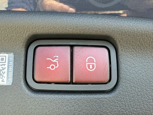 New 2025 Mercedes-Benz C 43 AMG 4MATIC Sedan image 15