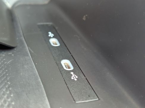 Used 2023 Volkswagen ID.4 2WD image 21
