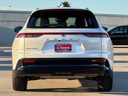 New 2026 Toyota Crown Signia image 8