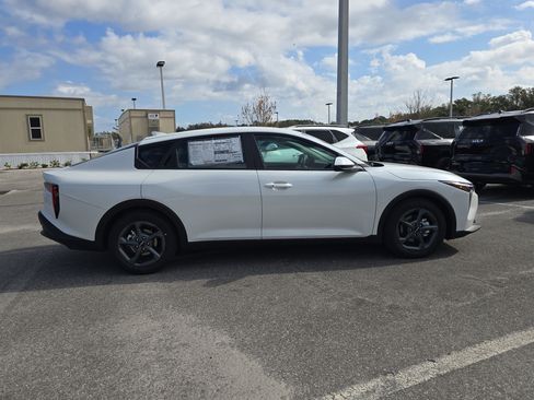 New 2026 Kia K4 FWD image 9