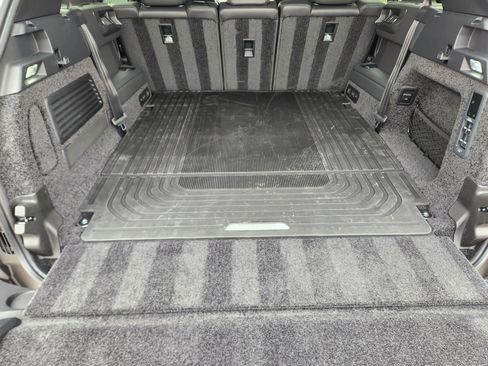 New 2026 Land Rover Range Rover Long Wheelbase SE image 33