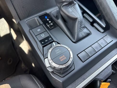 Used 2025 Toyota Tacoma TRD Sport AWD/4WD image 22