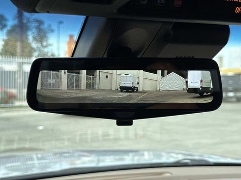 Used 2018 Cadillac Escalade Platinum image 31