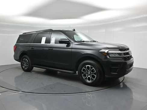 Used 2024 Ford Expedition Max XLT image 25