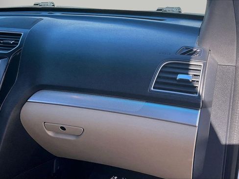 Used 2017 Ford Explorer XLT w/ Equipment Group 202A image 21