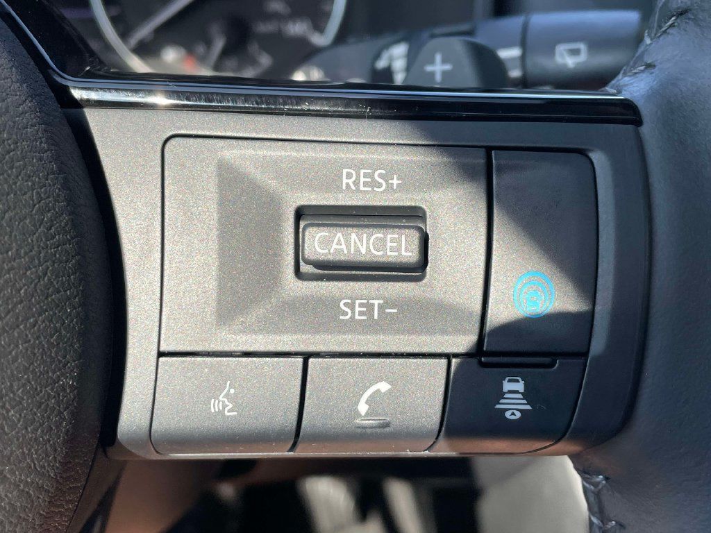 Used 2023 Nissan Rogue SV w/ SV Premium B Package AWD/4WD image 32