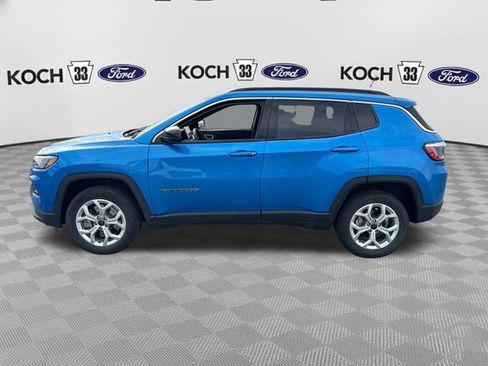 Used 2025 Jeep Compass Latitude AWD/4WD image 3
