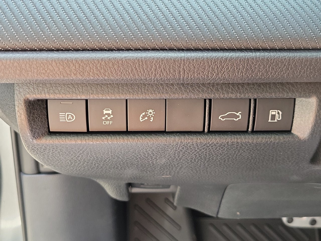 Used 2026 Toyota Camry SE w/ Convenience Package FWD image 32