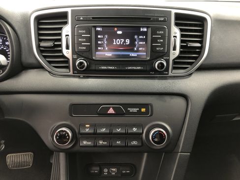 Used 2019 Kia Sportage LX image 19