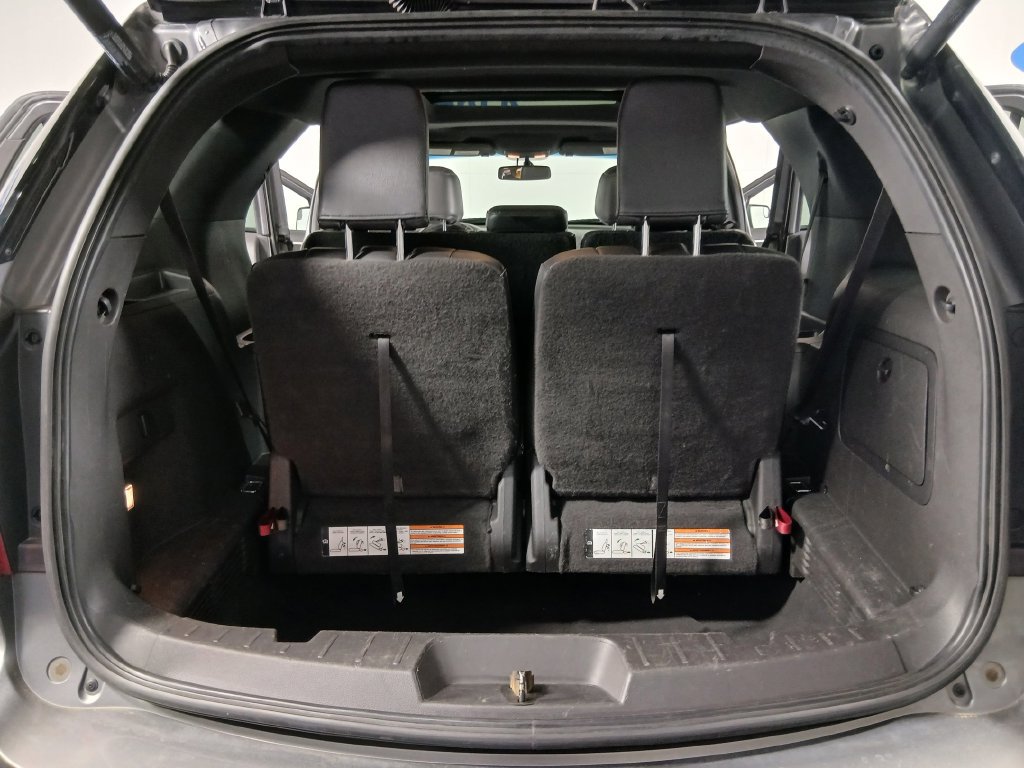 Used 2014 Ford Explorer XLT w/ Equipment Group 202A AWD/4WD image 14