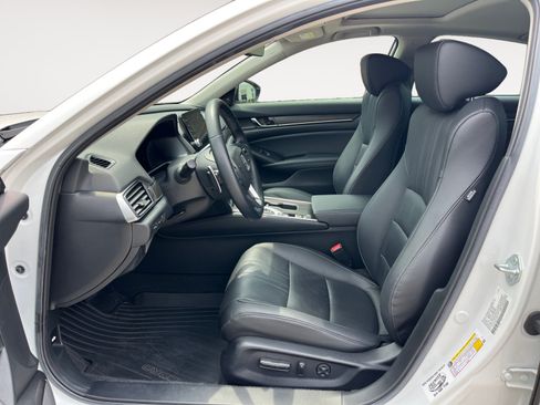 Used 2022 Honda Accord Touring image 9