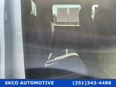 Used 2024 Nissan Frontier SV w/ SV Convenience Package AWD/4WD image 14